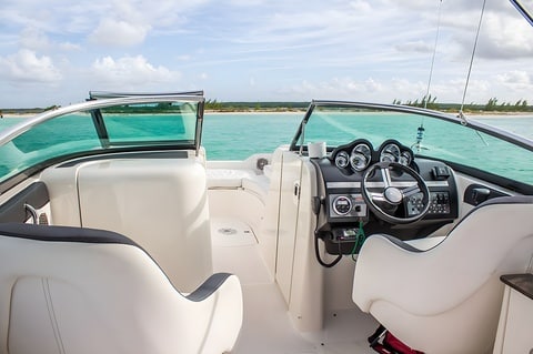 28-sea-ray-front-fish-eye.jpeg