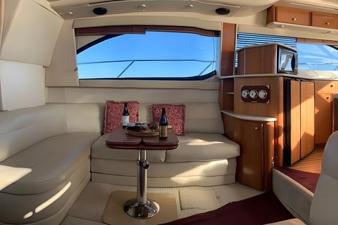 41 Meridien yacht living room